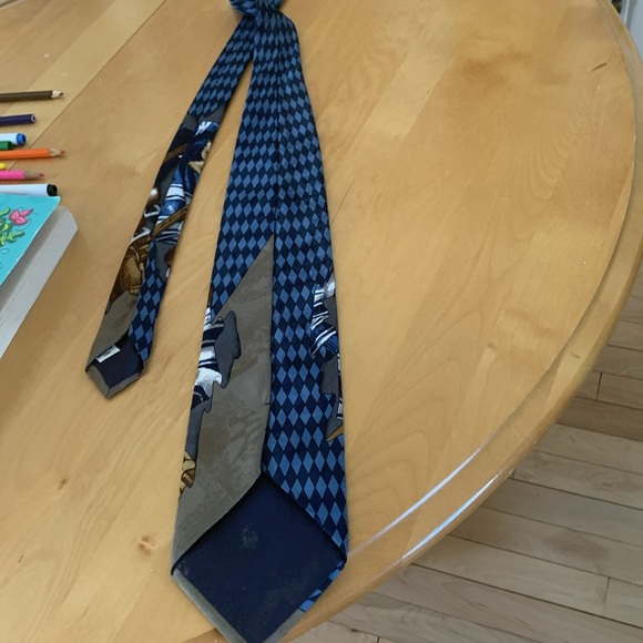 Toronto Maple Leafs tie…used in good condition - Picture 4 of 4